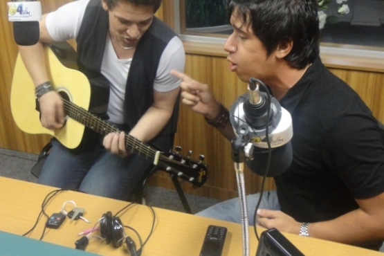 Entrevista com Dan e Daniel na 104 FM.....